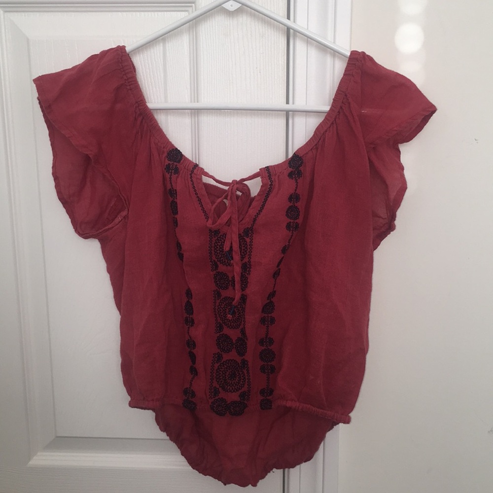 Off the shoulder cropped shirt